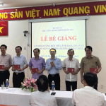 Lễ bế giảng Lớp bồi dưỡng lãnh đạo, quản lý cấp Huyện và tương đương khóa 7 năm 2022 tại Phân viện Học viện Hành chính Quốc gia tại Thành phố Hồ Chí Minh